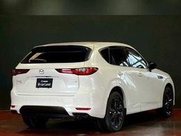 【CX-60】ドライビングエンターテインメントSUV。走ることの感動が感じられるクルマを目指し、五感で感じるクルマとの一体感と、心に響くエンジンサウンドと変速のリズムをつくり込みました。