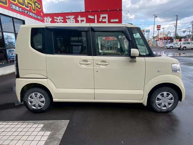 人気の車種が勢ぞろい！各メーカー最新人気車がラインナップ。見て触って選べる展示場です♪