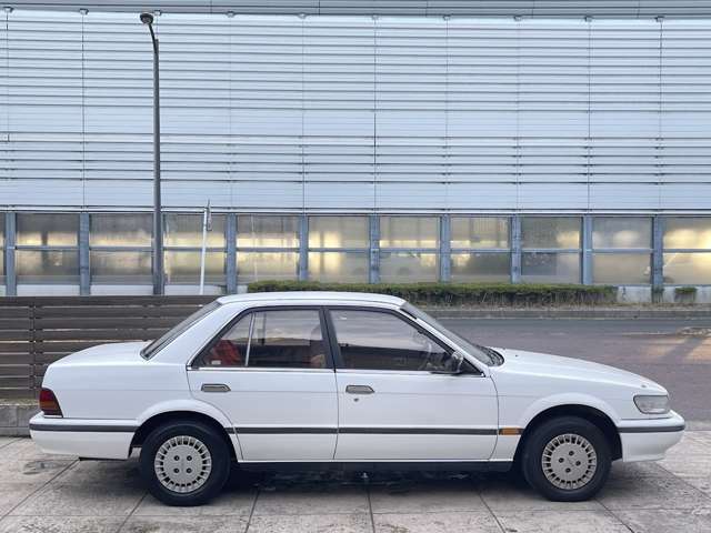 日産 ブルーバード 1.6 FEサルーン 1990年 1.2万キロ (埼玉県