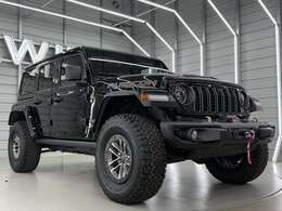 ルビコン392をわかりやすく説明すると、オフロードに特化したグレードのルビコンをさらにパフォーマンスアップさせたV8エンジン搭載スペシャルモデルです。