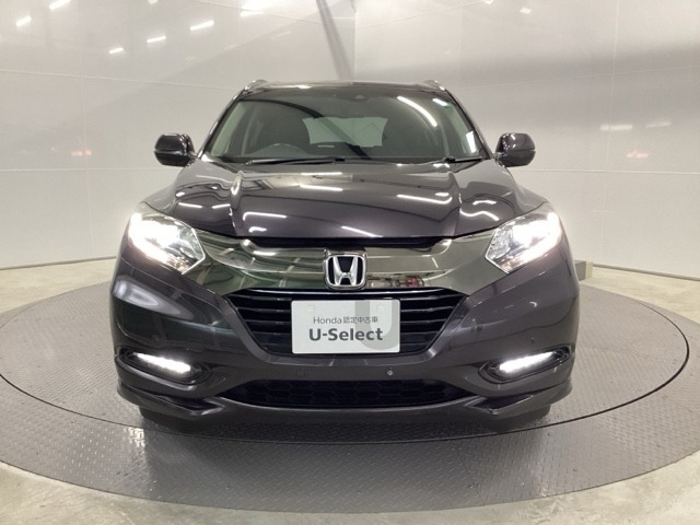 お客様に安全で快適なカーライフをお送りいただくために、中古車にも高いレベルの品質基準を設け、その基準に従って、全ての中古車について納車前整備を実施しています。