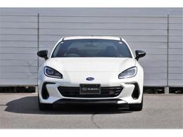 ☆スバルのFR小型スポーツカー、走りを主張するフロントマスク☆