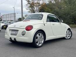 他にも画像がございますので、ぜひご覧いただければと思います。より詳しくお車をご覧いただけます。