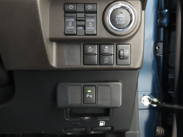 両側電動のスライドドアで楽々スムース！運転席からも開閉の操作もできます♪キーのスイッチひとつで自動開閉できる便利な機能もついてます♪