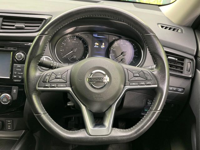 【ステアリングスイッチ】運転中、前方から目線をそらすことなく、オーディオ等の操作が可能な便利機能！安心＆快適なドライブを演出してくれます♪