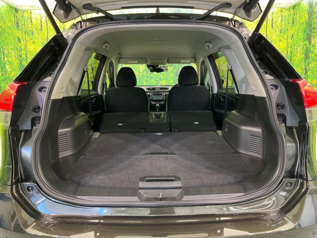 後席を格納すると、これだけの広さが！シーンに合わせたシートアレンジで、大きな荷物も積むことが出来ます♪