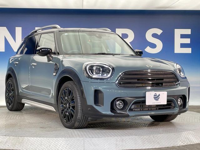 ●当店では第三者機関による車両品質鑑定を導入し、修復歴車を排除。鑑定書が発行されますので、ぱっと見ただけでは分からない箇所まで納得した上でご検討いただけます。※一部未実施の場合がございます。