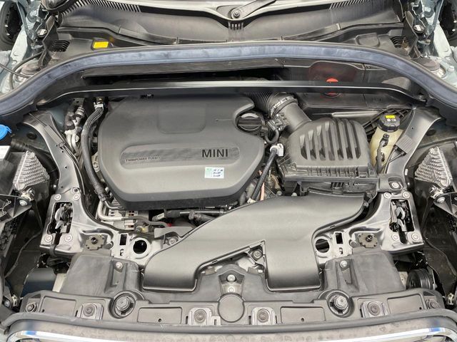 ●当店では、各メーカーの専用診断テスターを導入。国家資格を持つテクニカルスタッフも常駐しておりますので、万が一の際にも安心してご利用いただけます。