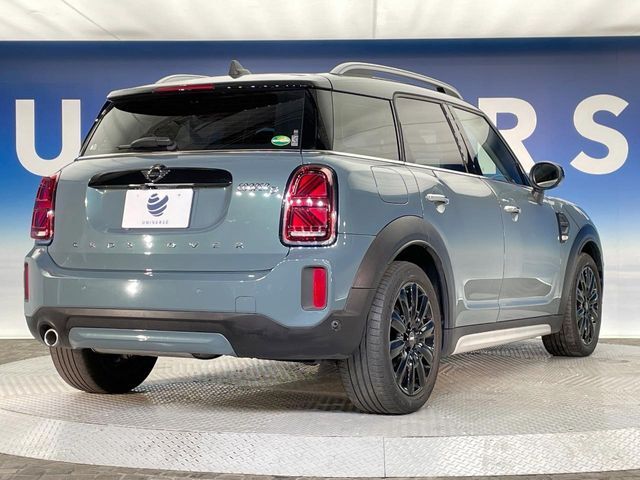 ●無料付帯の保証の他、安心の最長3年・走行無制限保証（有償）をご用意。輸入車を安心してお楽しみいただける様、保証内容も充実はもちろん、無料点検＆オイル交換やロードサービスも付帯しております。