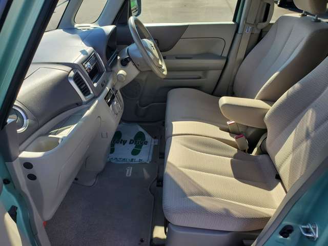 奥様、、彼女、ご友人はたまた上司が乗られてもきっとご満足頂けるゆとりと、乗り心地を実現した後部座席。