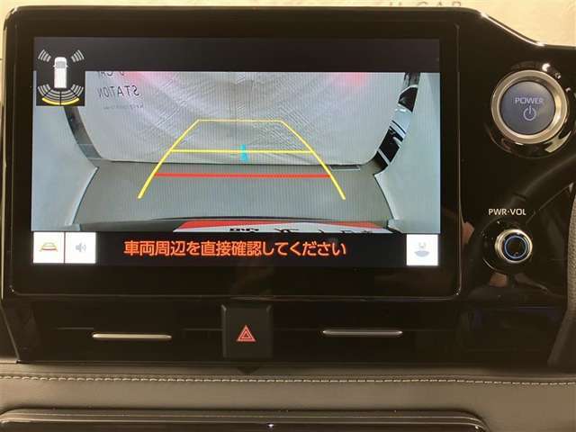バックガイドモニターで、後方を確認しながら安心して駐車することができます。運転初心者も熟練者も必須の機能ですよ！
