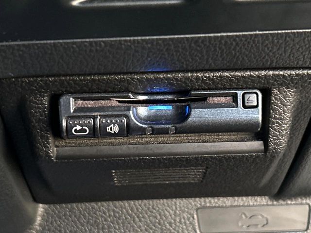 【ETC】高速道路の料金所をストレスなく通過！話題のスポットやサービスエリアに多い「スマートIC」利用時は必須のアイテムです。当店でセットアップを実施、ご納車当日からすぐにご利用いただけます！