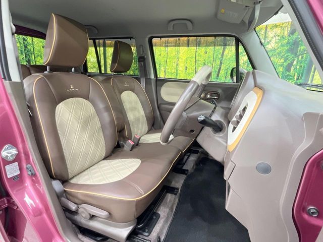 運転席シート廻りは使用感も少なく、良好な状態となっています。丁寧に使われていたことがよくわかりますね。