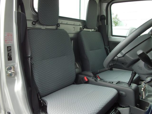 広々としたシートに腰掛けて快適なカーライフを☆