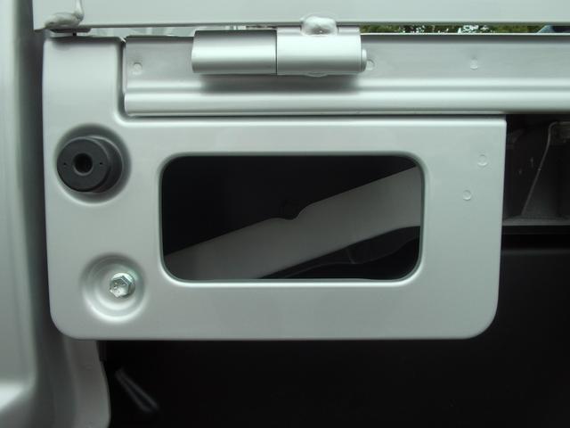 長靴でも足が掛けやすい荷台ステップがございます☆