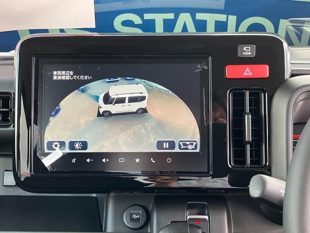 発進前などの車両周囲360度をナビの画面で確認可能な3Dビューを装備！運転席から死角になる箇所も確認できるので安心！