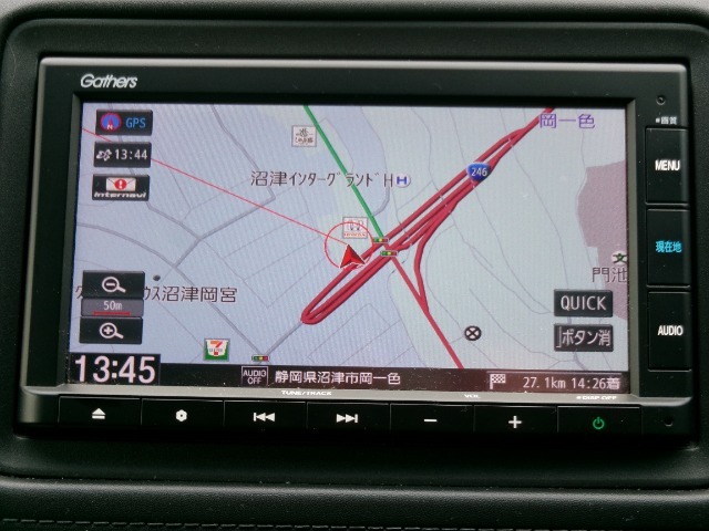 ホンダ純正ナビGathers(VXM-205Ci)を搭載。知らない、初めての道でも安心です。