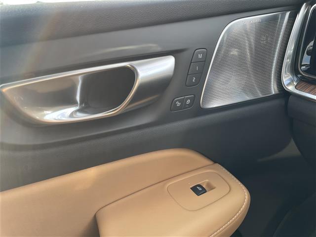在庫確認だけでも大歓迎です！！現車の確認はお電話でも承っておりますので、まずはお気軽にご連絡ください♪