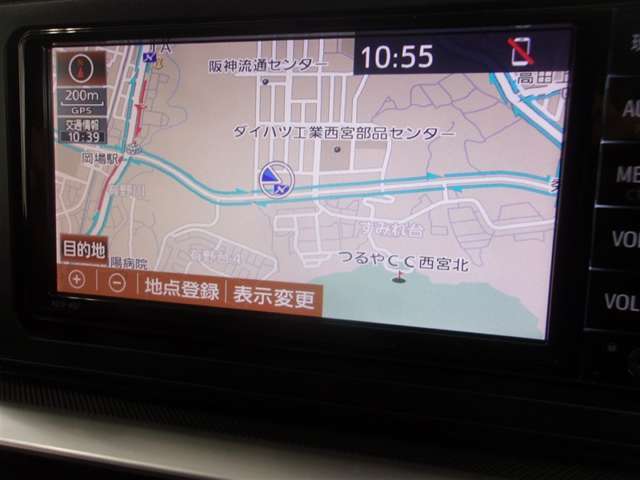 純正ナビを装備。タッチパネル式で使いやすく、お出かけもラクラクです。