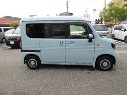 HONDAがクルマづくりで絶えず志してきた理想を、この一台に結晶させました。1ミリでも広くしたい。そこから、軽最大級の室内空間は生まれました。