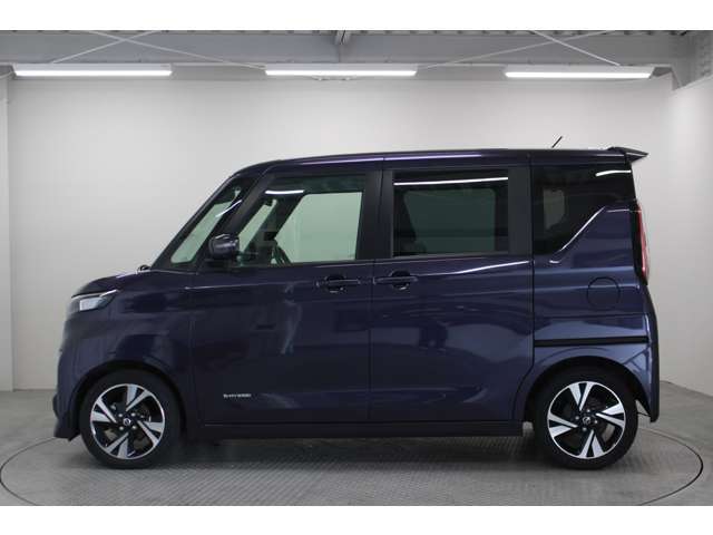 【アラウンドビューカメラ】ガイド線も付いたバックカメラなので駐車も楽々★