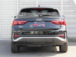 躍動感あふれるスポーティなリヤスタイル。