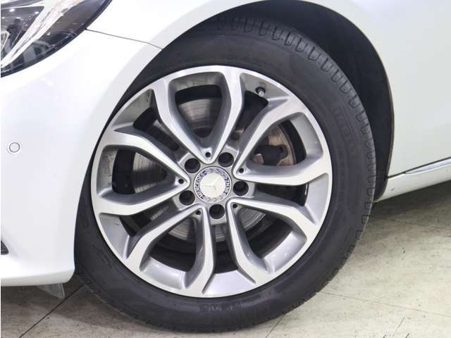 フォレストだからできる！トータルカーライフサポートが実現！販売だけでなく、車検・整備、保険、ローン、コーティング、板金・保険修理、パーツ販売や下取・買い替えまで一貫したサービス！