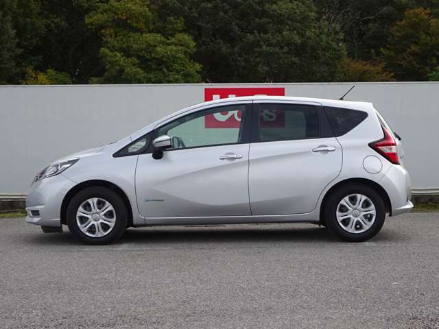 【プライバシーガラス】紫外線をカット。日焼け対策やエアコン効率が上がります。