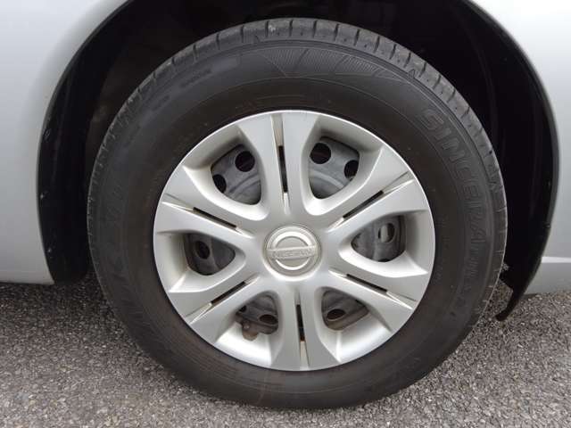 【タイヤ】　【純正14インチホイール】《185/70R14》