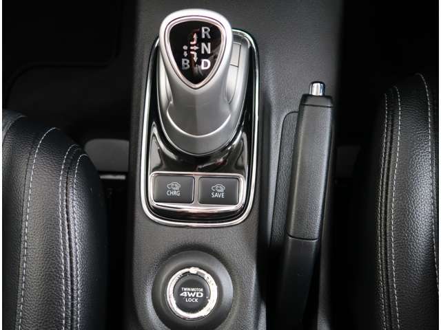 お車の保証修理及びメンテナンスは、全国の三菱ディーラーネットワークでお受け頂けます。