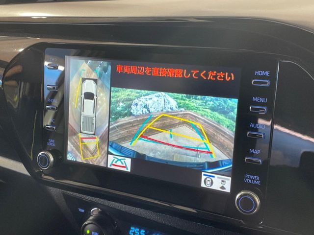 【パノラミックビューモニター】専用のカメラにより、上から見下ろしたような視点で360度クルマの周囲を確認することができます☆死角部分も確認しやすく、狭い場所での切り返しや駐車もスムーズに行えます。