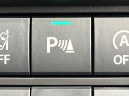 【バックセンサー】バンパーに付いたセンサーが障害物を検知！一定の距離に近づくとアラートで教えてくれます♪狭い駐車スペースや車庫入れ時も安心ですね☆