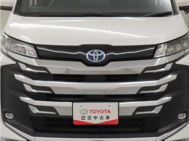 モデリスタ製フロントグリルキットを装着しております。