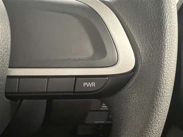 右側にはPWRスイッチ！