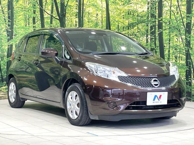 高透明度のガラス皮膜で撥水はもちろん、上質なツヤ・光沢を実現。紫外線や酸性雨から大切な愛車を保護し、色あせ・劣化を防止。「弾スプラッシュコート」、「弾プリミッサコート」からお選びいただけます。