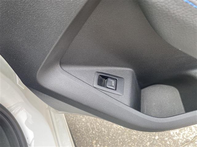 快適なショールームにて、お車選びのお手伝いから、ご購入後の整備待ちまで、ご対応致します。
