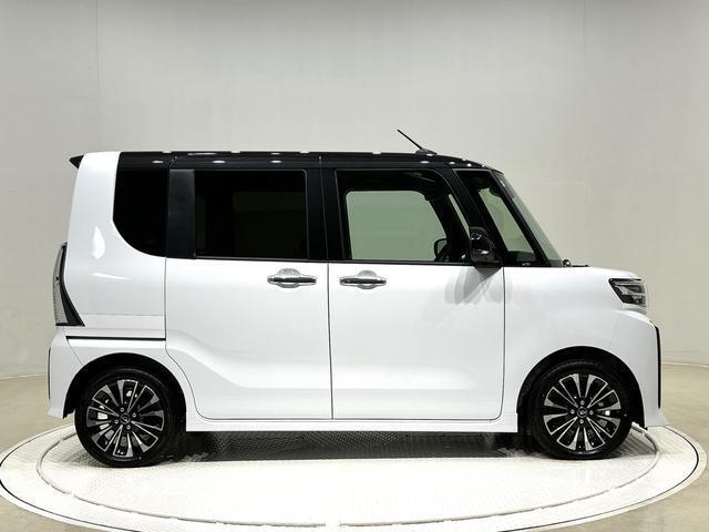 ドアは約90度に開くので荷物も積み込みやすく、乗り降りもしやすい♪　ロングドライブも快適に過ごせる工夫がいっぱいです♪♪