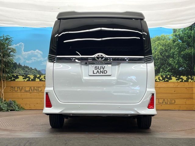 安心の最長10年・走行無制限保証（有償）をご用意。保証内容も充実はもちろん、無料点検＆オイル交換や、年中無休の全国・24時間ロードサービスも付帯されておりますのでご安心下さい。