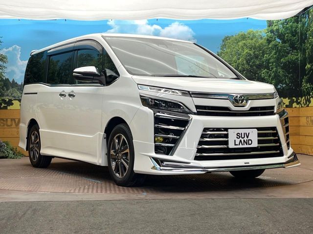 高透明度のガラス皮膜で撥水はもちろん、上質なツヤ・光沢を実現。紫外線や酸性雨から大切な愛車を保護し、色あせ・劣化を防止。「弾スプラッシュコート」、「弾プリミッサコート」からお選びいただけます。