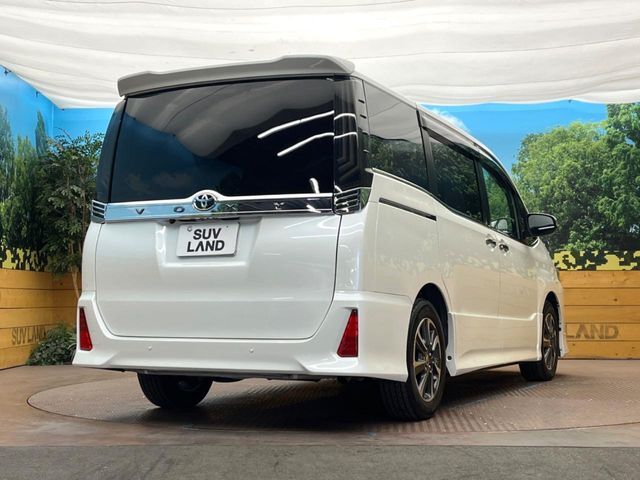 ☆全国のネクステージからお取り寄せが可能※！遠方の店舗に展示してあるクルマが気になる場合も、最寄りの店舗でご覧いただくことが可能です！是非私たちに要望をお聞かせください！※別途費用