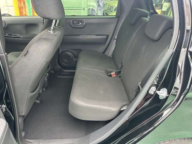 ★5年間新車保障★初度登録から5年間の新車保証が含まれています。長期間、安心してお乗り頂けます！保障費用は支払総額に含まれています！遠方のお客様は保証継承後、お近くのディーラーにて保証が受けられます！