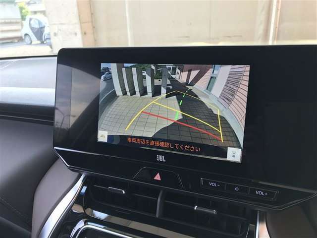 バックモニタ-も装備しております。車庫入れの苦手なお客様、もうご心配いりません。重宝してくれると思います。