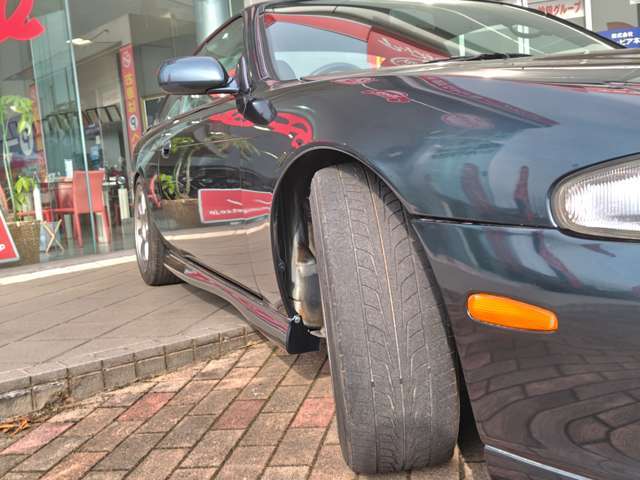 タイヤはダメなので交換して納車になります。