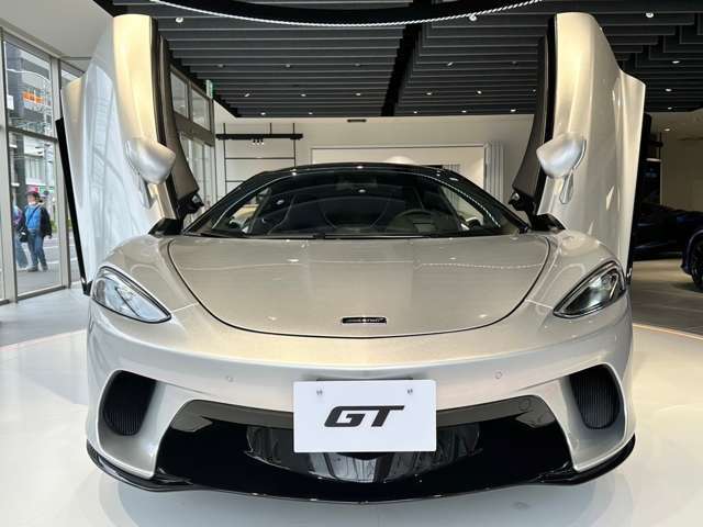 フロントリフター・エレクトロクロクロミックルーフ・ポーセリンコントラストステッチ＆パイピング・ボディカラーミラー・ブライトクロームエキゾーストフィニッシャー・プライバシーガラス
