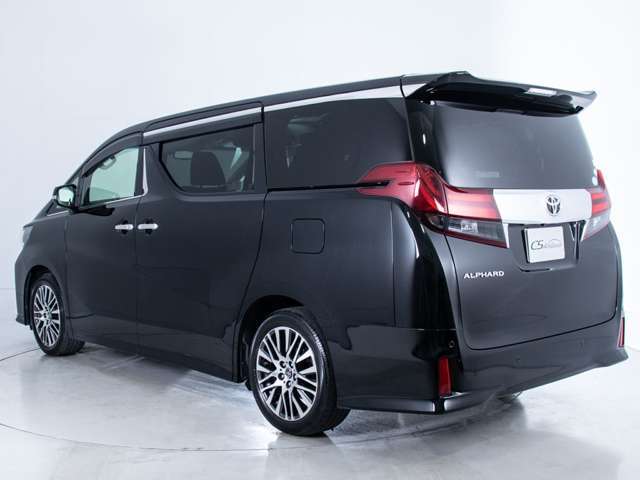 当社はご遠方お客様でも販売OK！ 現車の確認は、電話でお話ししながら、気になる部分を実況中継します。さらに、気になる箇所を含め沢山のお写真をメールや郵送でお送りします。まずは一度お電話、メールにて！
