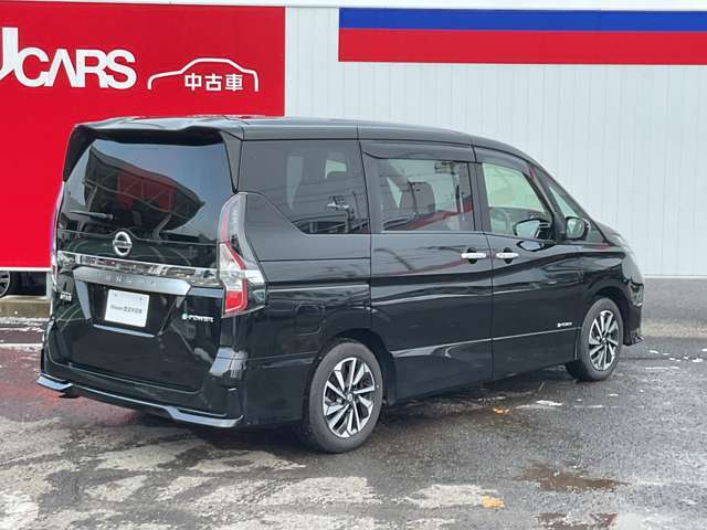 【障害物センサー】細い道を通ったときや駐車するとき等、障害物に当たりそうになると警告音が鳴ったり、自動でブレーキをかけてくれます。安心ですね！