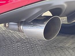 【AutoExe製マフラー】純正にはない個性あふれる「後ろ姿」を演出するAutoExeマフラー付き！ビジュアル・サウンド共にこだわりの一台に仕上がっております♪