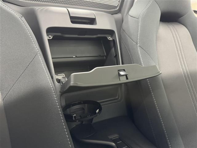 店舗にて現車の確認もいただけますので、お電話で在庫のご確認の上是非ご来店くださいませ。
