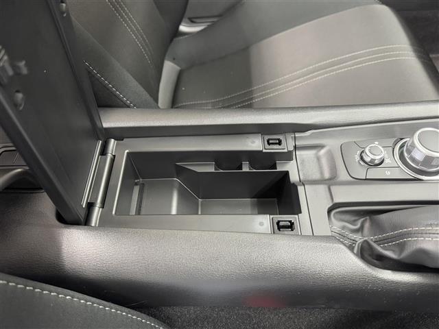 店舗にて現車の確認もいただけますので、お電話で在庫のご確認の上是非ご来店くださいませ。