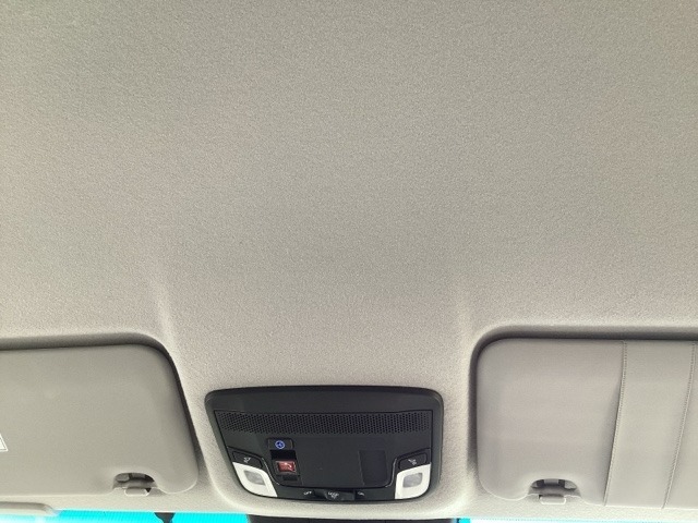 Honda CONNECT搭載車です。「Honda Total Care プレミアム」に加入頂くと、「緊急サポートセンター」や「Honda ALSOK駆けつけサービス」などのサービスが受けられます。